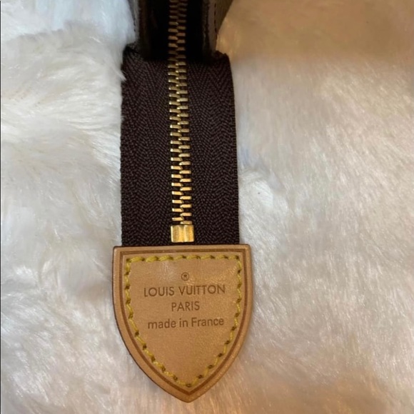 SOLD Brand New Authentic Louis Vuitton Toiletry 26 - Picture 6 of 10